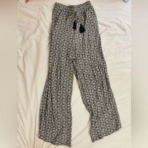 Palazzo pants in black and ivory pattern